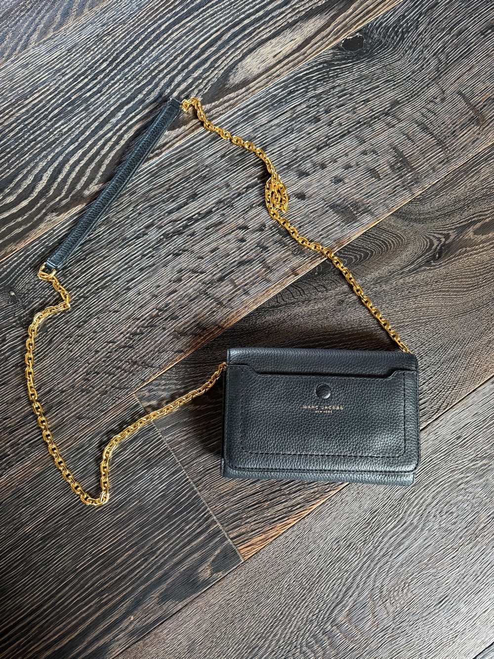 Marc Jacobs Black Pebbled Leather Crossbody with Gold Chain - Picture 5 of 5